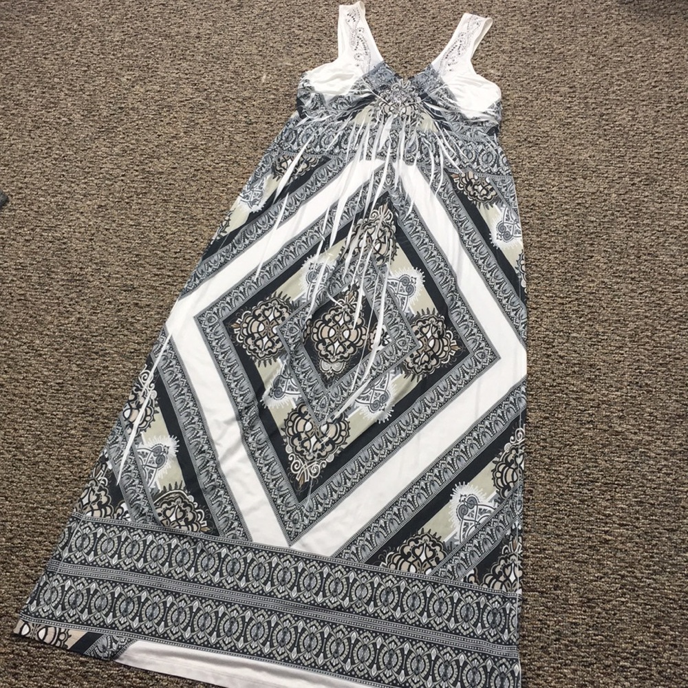 Apt 9 White, Black & Cream Patterned Maxi Dress
